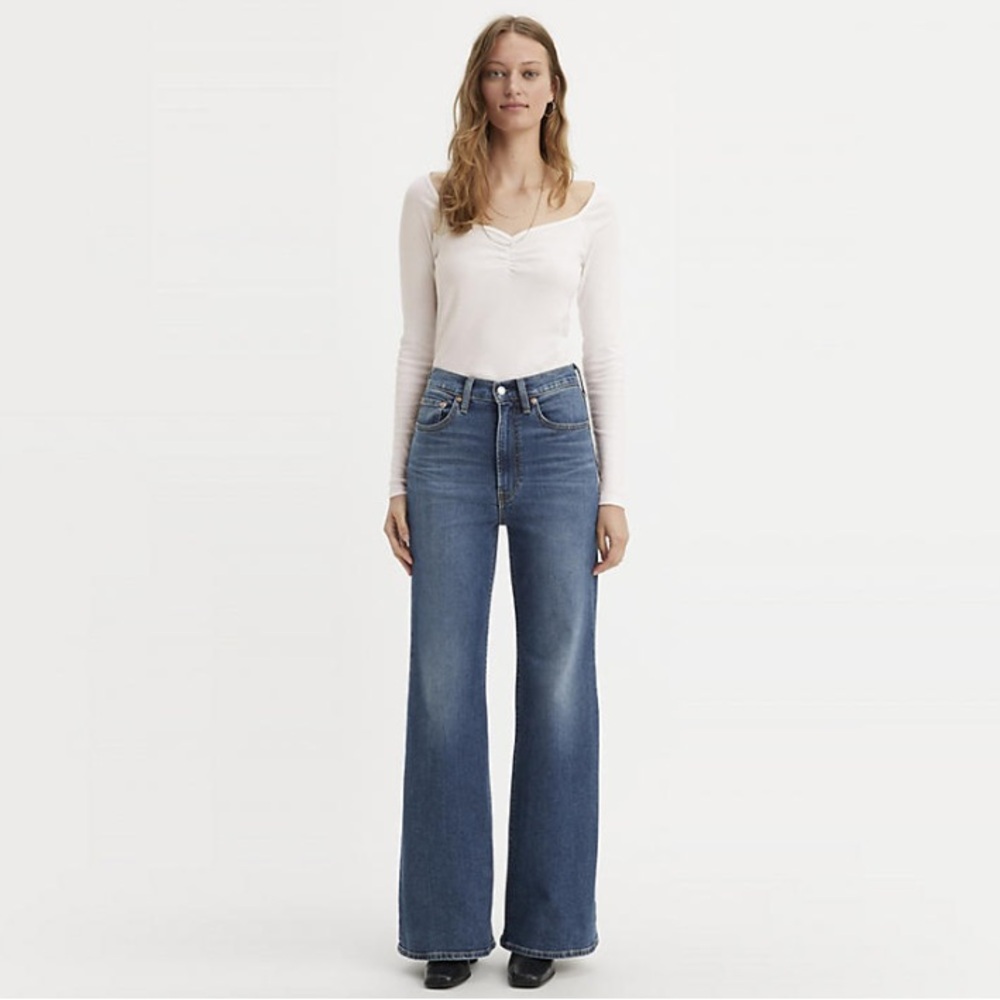 Levi’s Ribcage Bell Jeans 33 Wide Leg Highrise Stretch 70s Woodstock